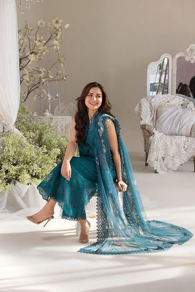 Sobia Nazir Heavy Embroidered Cotton suit 252A1